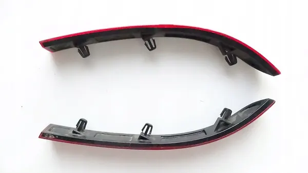 VW TOURAN I LIFT takapuskuriheijastin vasen oikea 1T0945106A 1T0945105A image 2