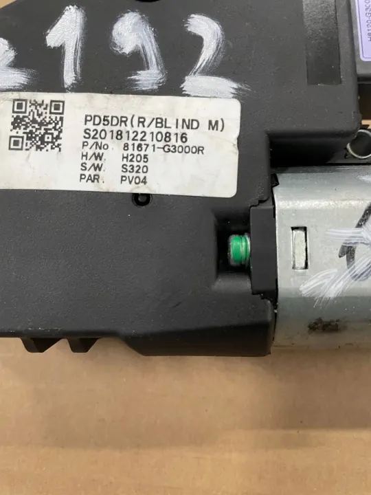 Moteur de toit ouvrant OEM 81671-G3000R pour Hyundai i30N image 3