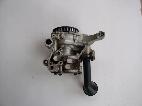 Volkswagen Oljetank 04L145208H image 2