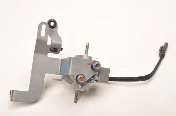 Válvula de expansión AC OEM T588458 para Opel Mokka-E/Fiat 600e image 2