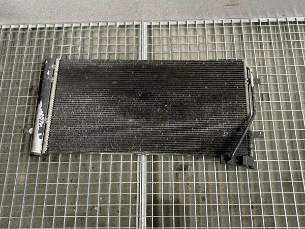 Condensador A/C OEM 8U0260401B para Audi Q3 RSQ3 2011- image 3