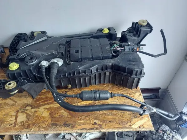 Tanque AdBlue OEM 9826092180 para Citroen C5 Aircross image 2