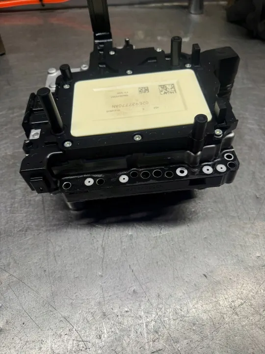 Gebruikte Volkswagen Caddy Mechatronica OEM 02E927770AN image 3