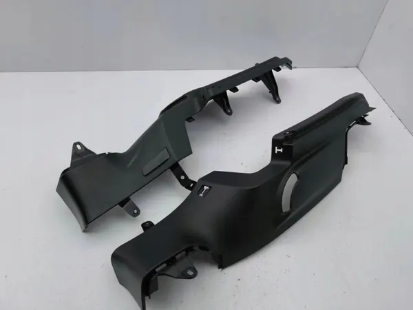 BMW i3 2017 Tavaratilasarjan kiinnike OEM 7291360 image 2