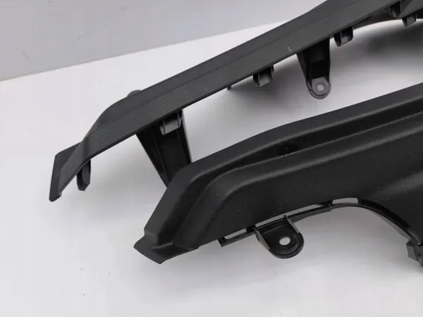 BMW i3 2017 Tavaratilasarjan kiinnike OEM 7291360 image 3