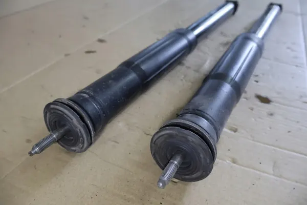 Amortizzatori posteriori Toyota Yaris II 06-11 Set 2pz OEM image 3