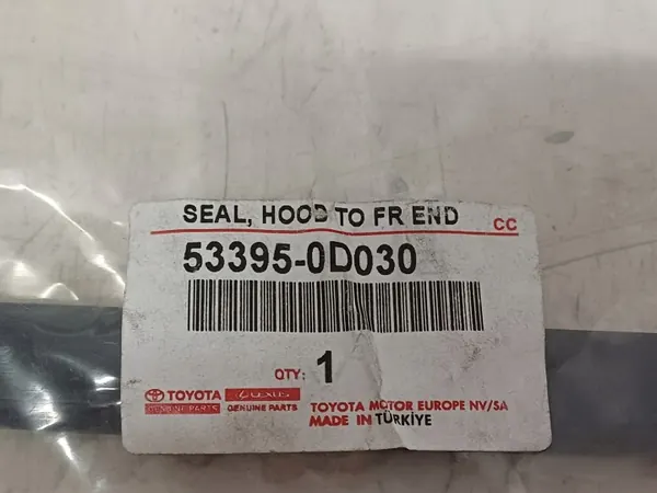 Joint de calandre Toyota Yaris 3 OEM 533950D030 - Occasion image 3