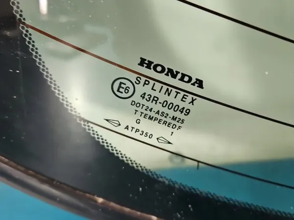 Vitre arrière hayon OEM IMPRK1545279 Honda Accord VI image 3