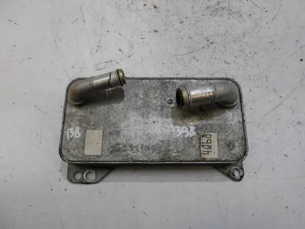 Refroidisseur d'huile OEM 0GC317019C VW Passat B8 image 2