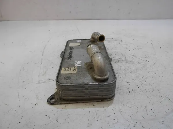 Refroidisseur d'huile OEM 0GC317019C VW Passat B8 image 4