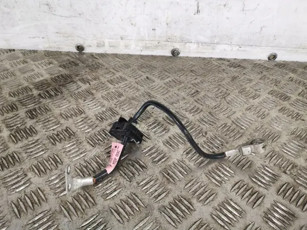 Borne négative Nissan 370Z OEM B151017H image 2