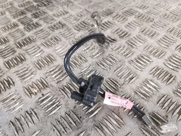 Borne négative Nissan 370Z OEM B151017H image 4