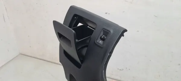 MG HS 21- Förarsidans förvaringsluckslock OEM 1845930 image 3