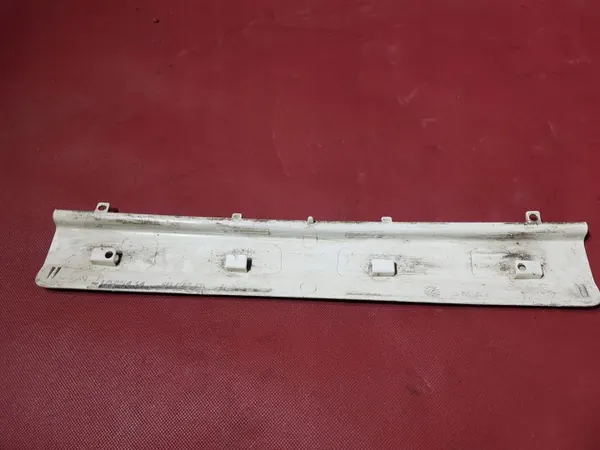 Tapa de escalón parachoques DAF XF 106 OEM 1825434 image 3