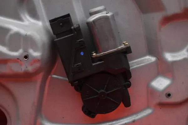 Elevador de vidro dianteiro esquerdo Nissan Primera P12 image 5