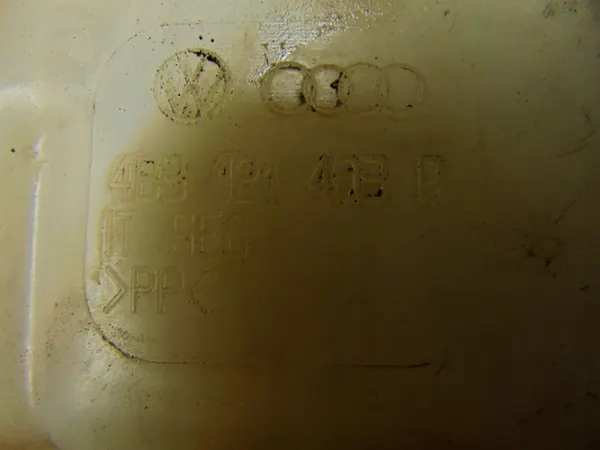 Réservoir d'eau OEM 4B3121403B pour Audi A6 C5 image 9
