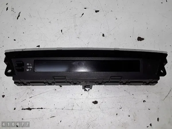 Mazda displayscherm OEM GDK4611J0 - Gebruikt image 2