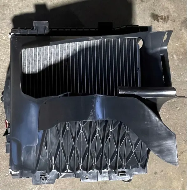 Links Rechts Audi GT Porsche Taycan image 4