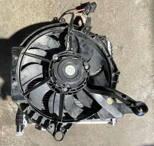 Links Rechts Audi GT Porsche Taycan image 5