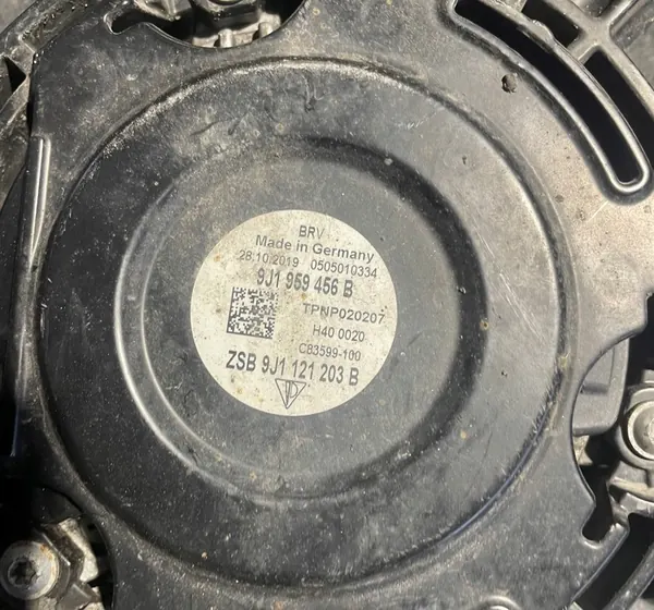 Links Rechts Audi GT Porsche Taycan image 7