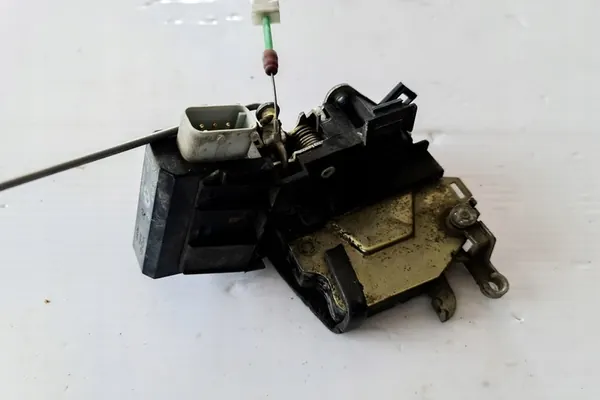 Höger framdörrlås BMW 5 (E39) 67118352165 image 3