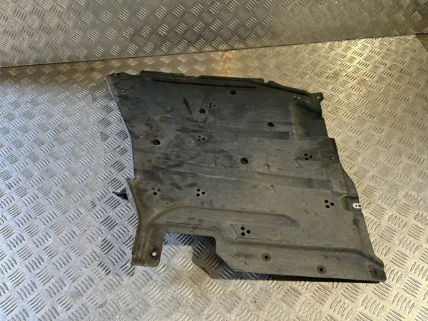 Cubierta inferior tanque BMW OEM 7435569 - Usado image 8
