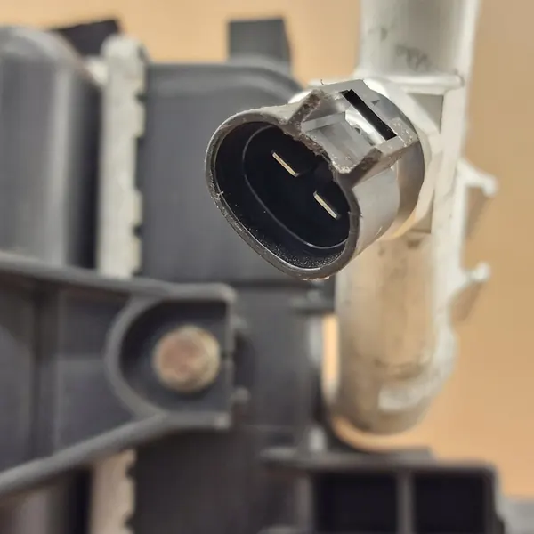 Conjunto de ventilador de refrigeración Hyundai Kona Ioniq Kia e-Niro EV image 8