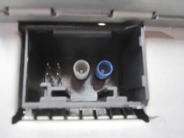 Radio Mercedes E W211 OEM A2118204197 - Usado image 7
