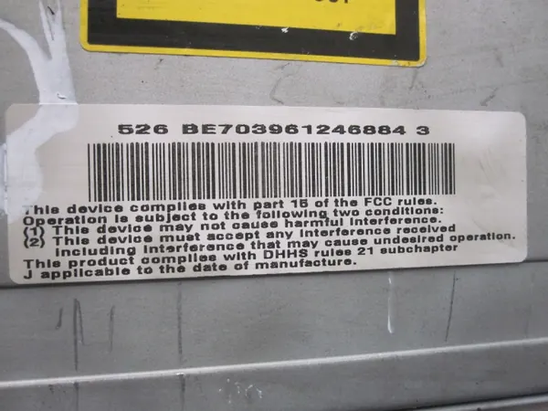 Radio Mercedes E W211 OEM A2118204197 - Usado image 8