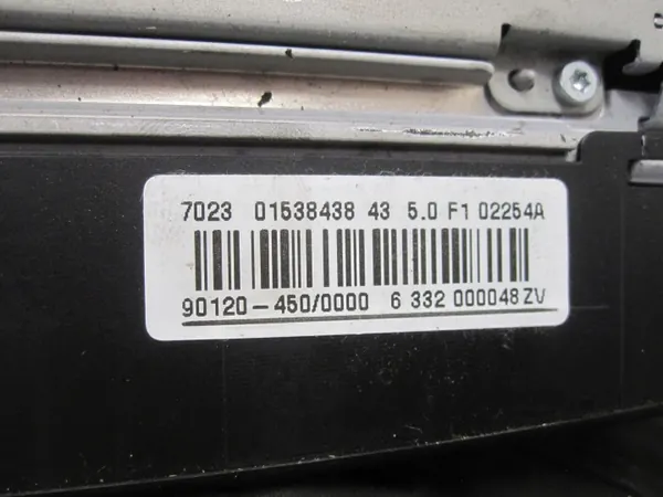Radio Mercedes E W211 OEM A2118204197 - Usado image 9