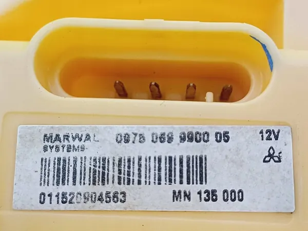 Bomba de combustible Mitsubishi Colt VI 1.3B MN135000 image 3