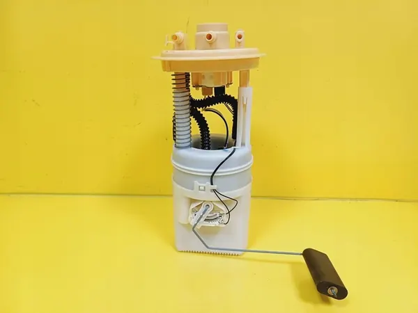 Bomba de combustible Mitsubishi Colt VI 1.3B MN135000 image 6