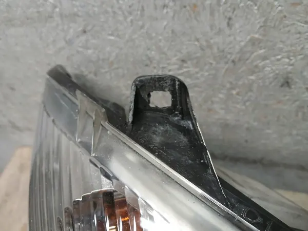 Rechter Voorlamp Mercedes Sprinter W906 Xenon A9068203261 image 2