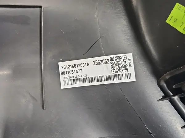 OEM 9817651477 Tapicería Maletero Derecho Toyota Proace City image 6