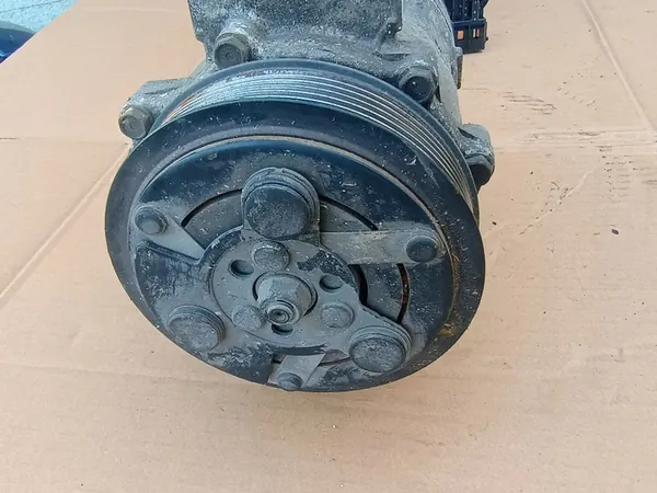 Compresseur de Climatisation Opel Fiat 1.9 CDTI image 2