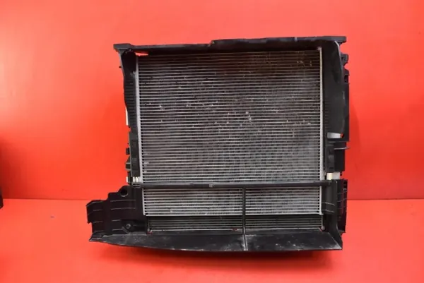 Radiateur d'eau OEM 25310N7030 pour Hyundai Tucson 1.6 Hybride image 2