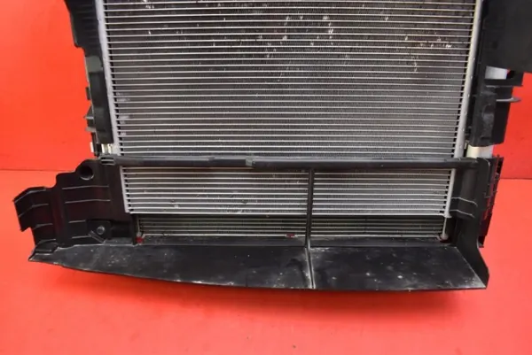 Radiateur d'eau OEM 25310N7030 pour Hyundai Tucson 1.6 Hybride image 3