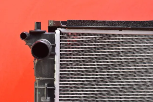 Radiateur d'eau OEM 25310N7030 pour Hyundai Tucson 1.6 Hybride image 5