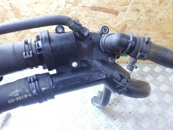 Carcasa de termostato JAGUAR XF (X250) 2.2L Diesel image 3