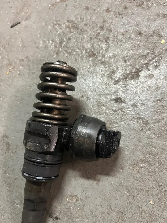 Pompe d'injection OEM 038130073AJ pour 1.9 TDI ATD image 3
