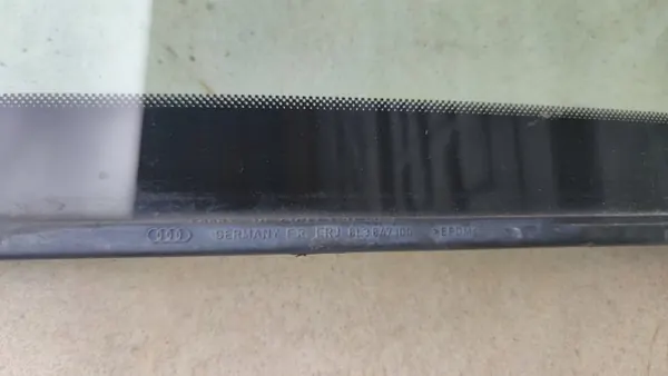 Gebrauchte Audi OE Heckscheibe rechts 8L3847100 image 3