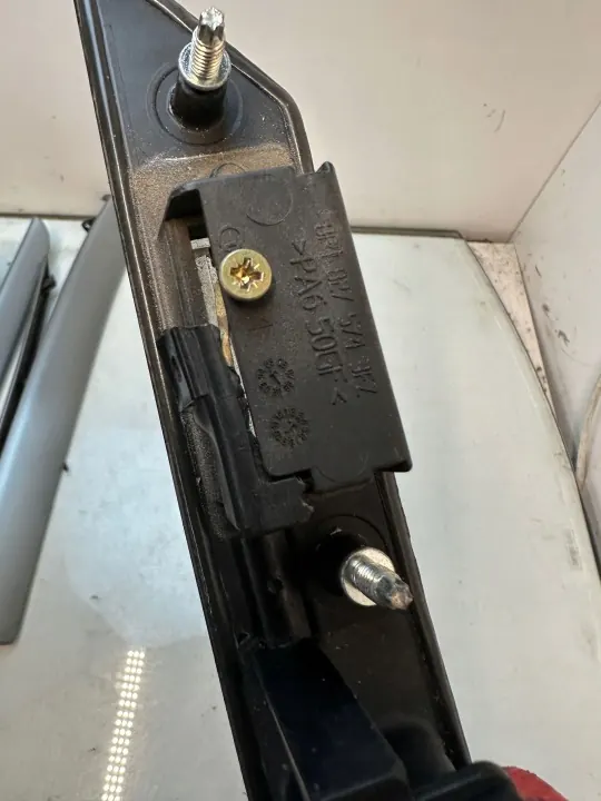 Garniture Hayon Audi A3 8P OEM 8P0827574 image 3