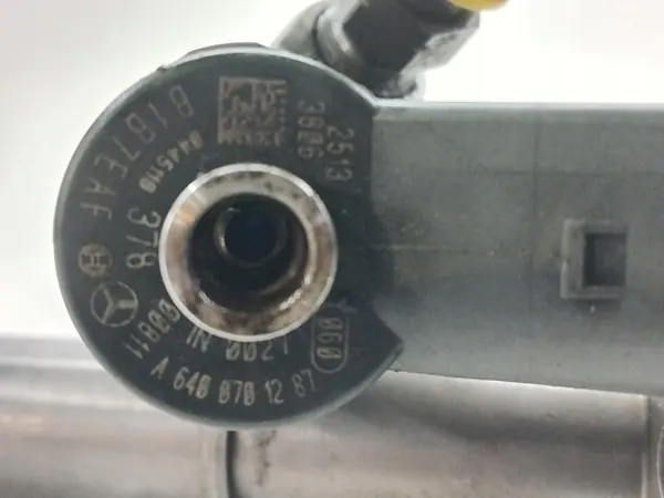 MERCEDES B-KLASS W245 LIFT 2.0 CDI INJEKTOR A6400701287 image 9