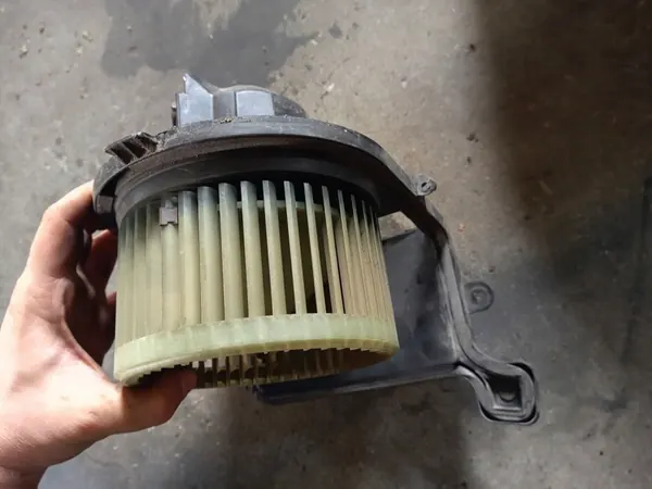 Renault Clio II 2002 Motor do Ventilador 5.763.203.0.0 image 4