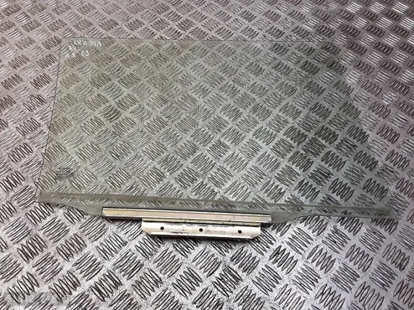 Toyota Avensis Türglas OEM 43r00048 - Gebraucht image 3