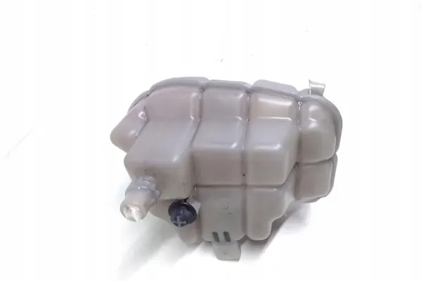 Kühlmittelbehälter AUDI 4G0121403R 1.97L Diesel 2016 image 2