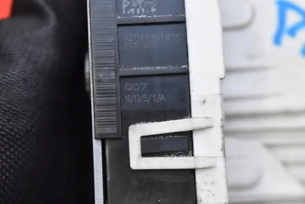 Fram Höger Dörrlås Mercedes C-Klass W204 07-12 A2047201835 image 9