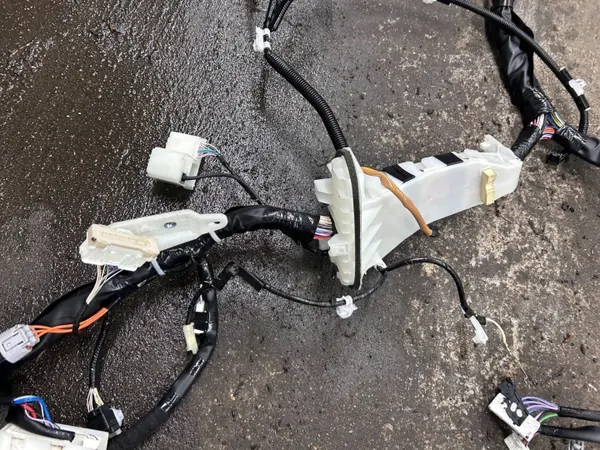 Harness de cableado Toyota Mirai II OEM 12345 - Usado image 5