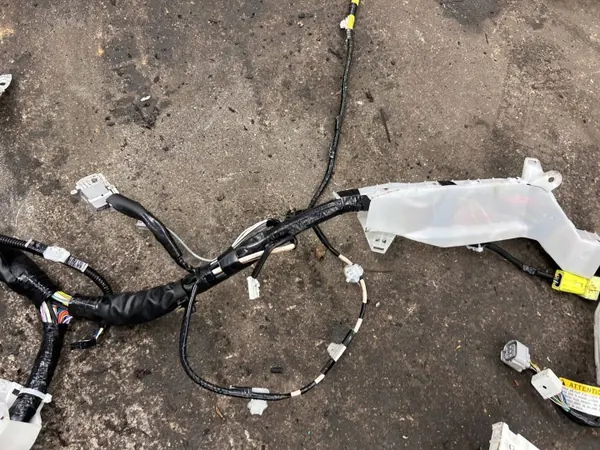Harness de cableado Toyota Mirai II OEM 12345 - Usado image 7