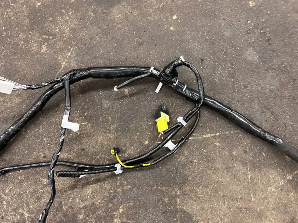 Harness de cableado Toyota Mirai II OEM 12345 - Usado image 9